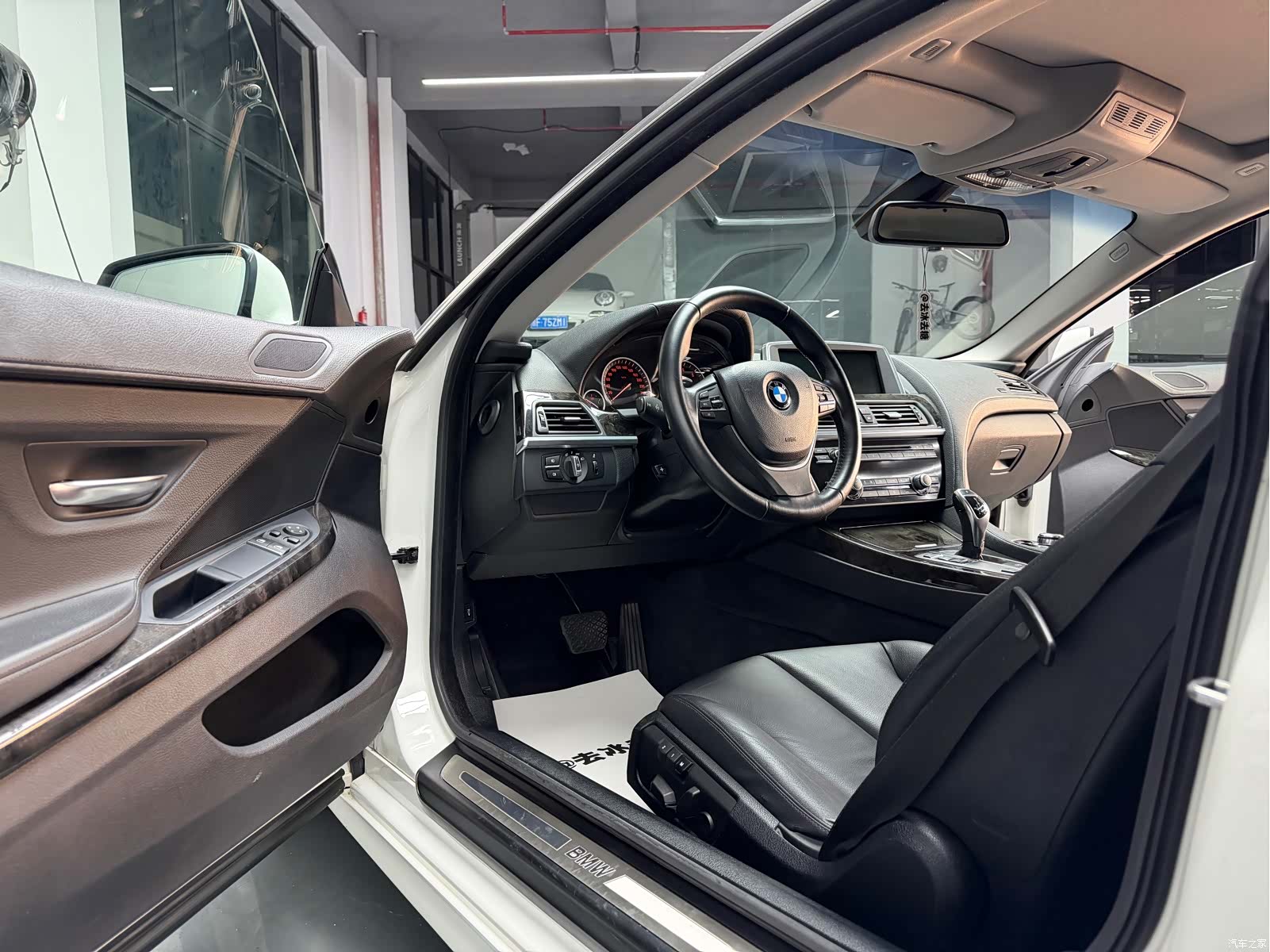 BMW 6 Series, 2012 8