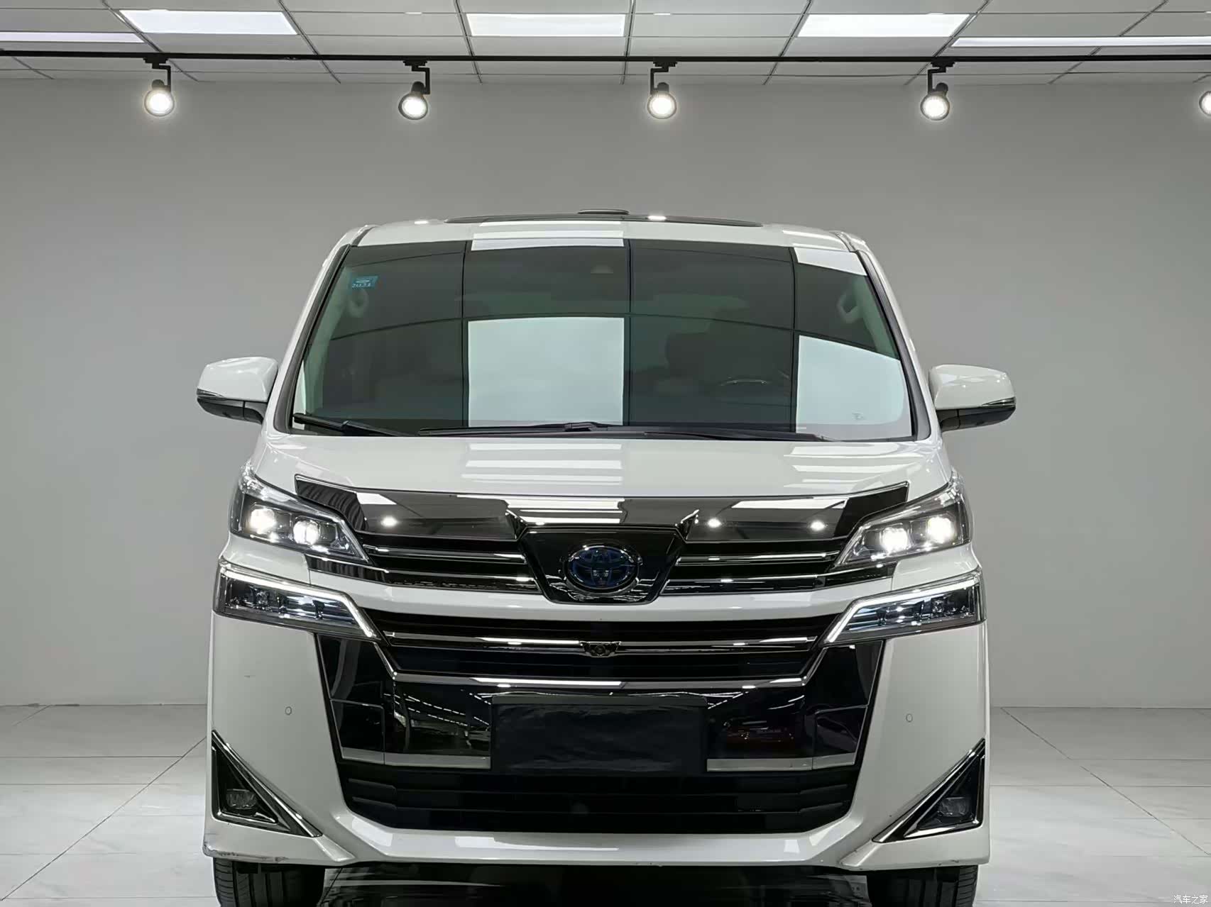 Toyota Vellfire, 2020 1