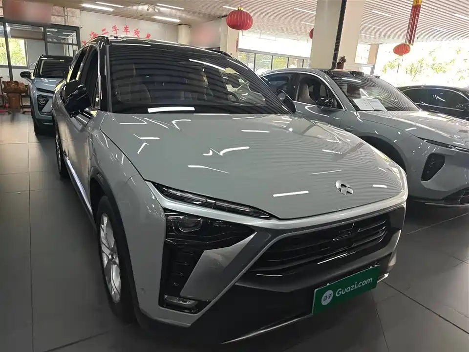 NIO ES8
