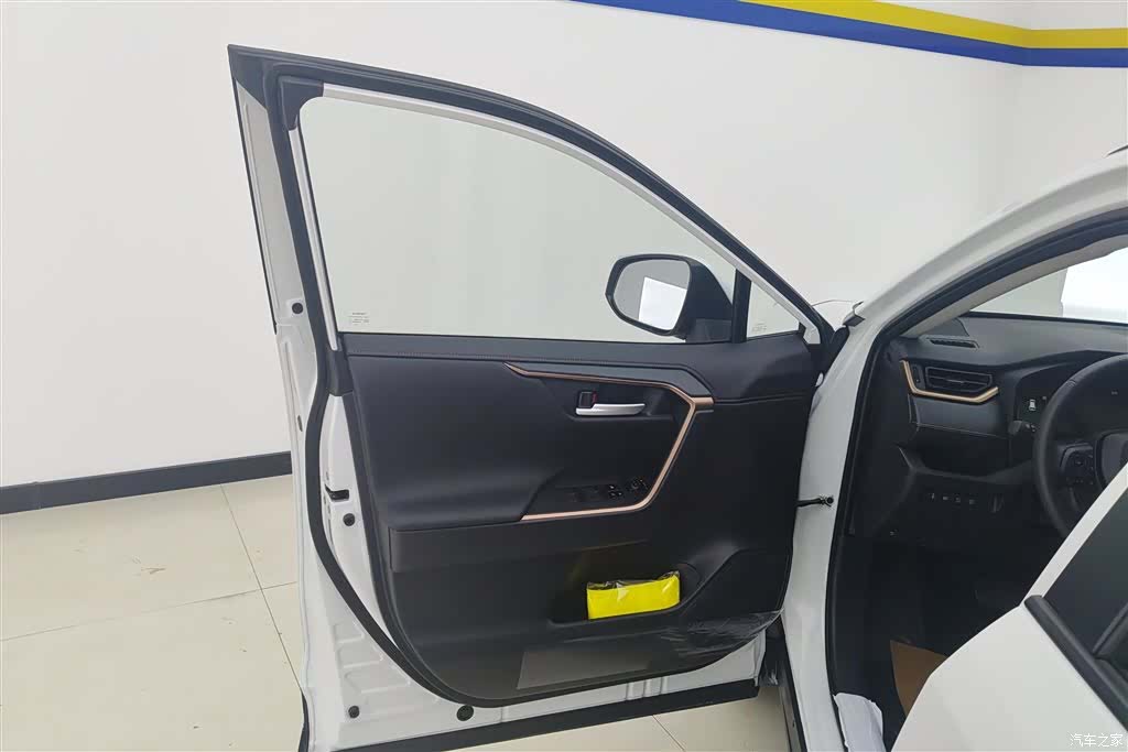 Toyota Wildlander, 2026 7