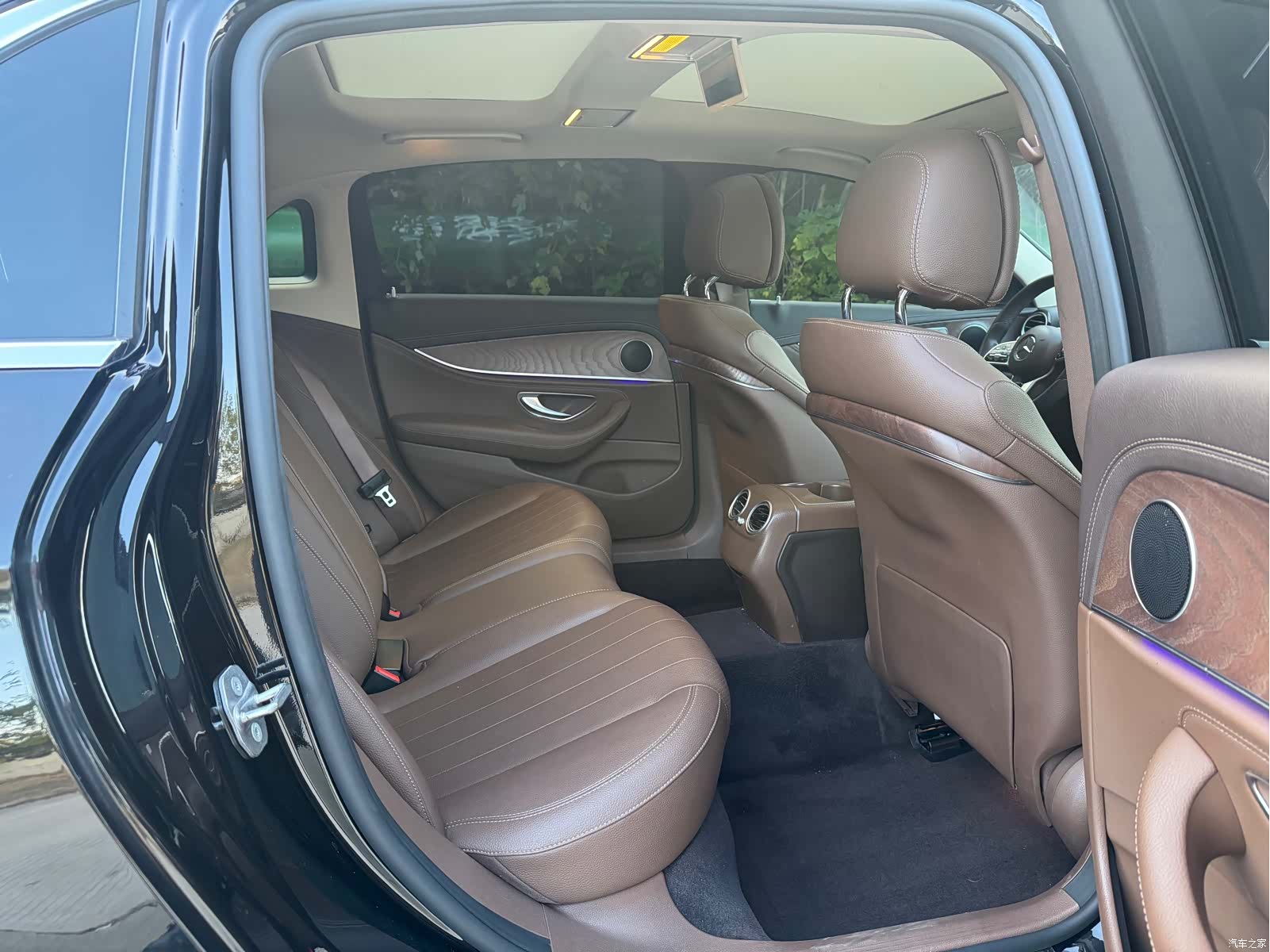 Mercedes-Benz E-Class, 2020 14