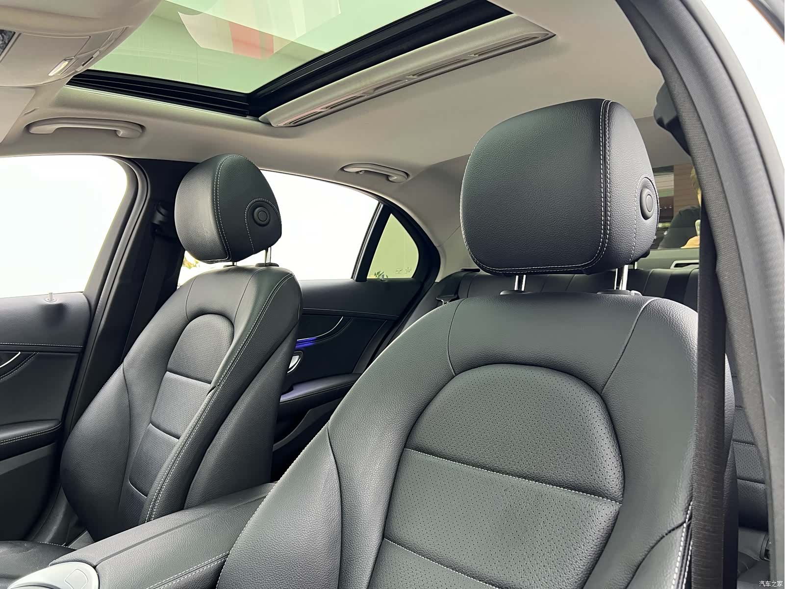 Mercedes-Benz C-Class, 2018 14