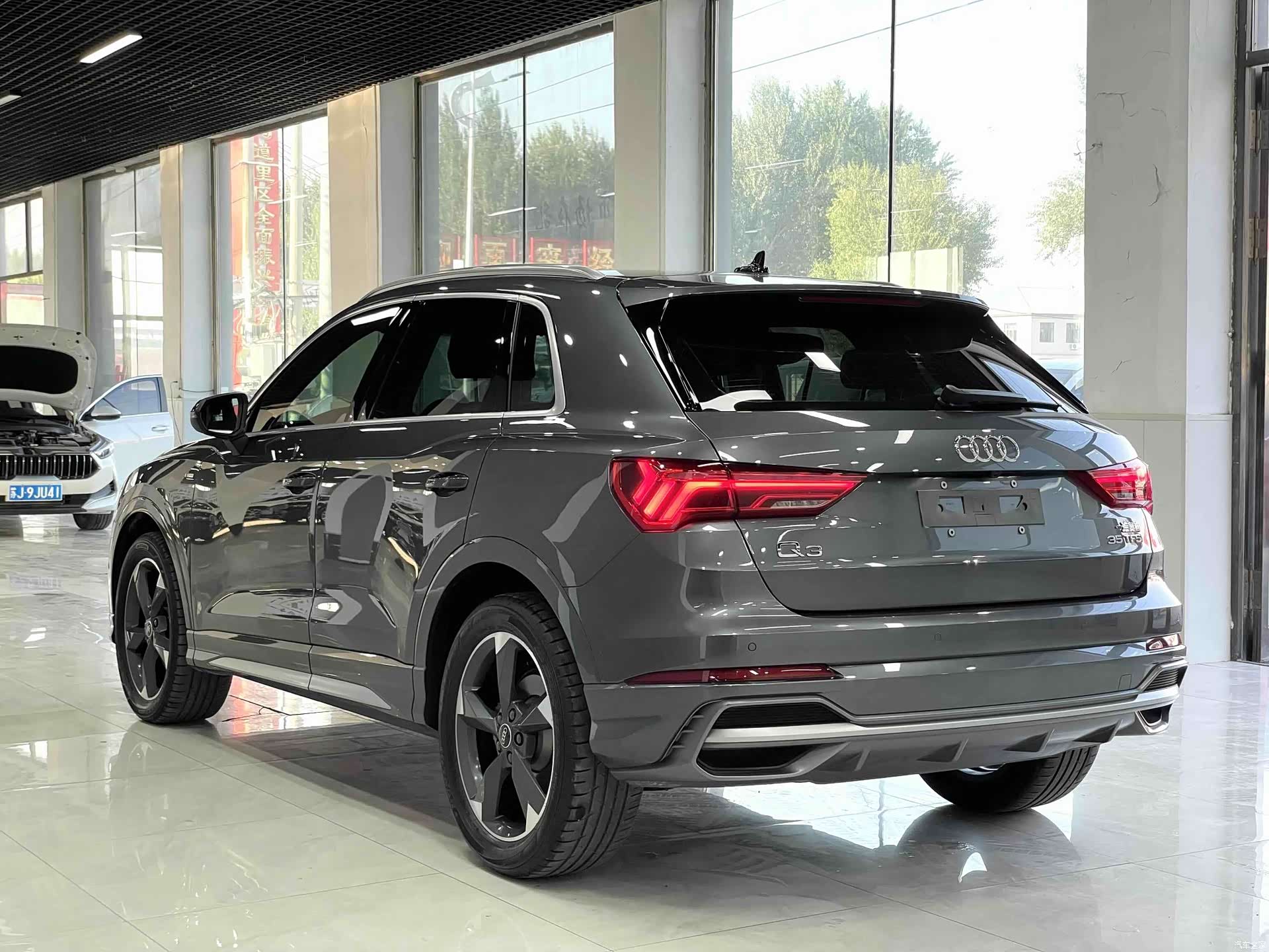 Audi Q3, 2022 4