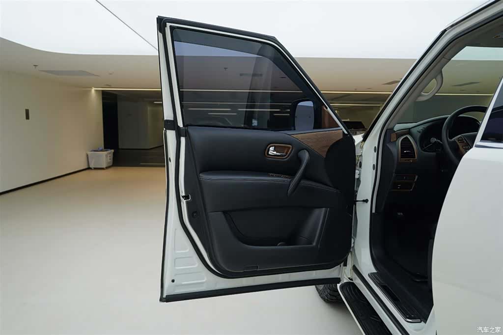 Nissan Patrol, 2019 16