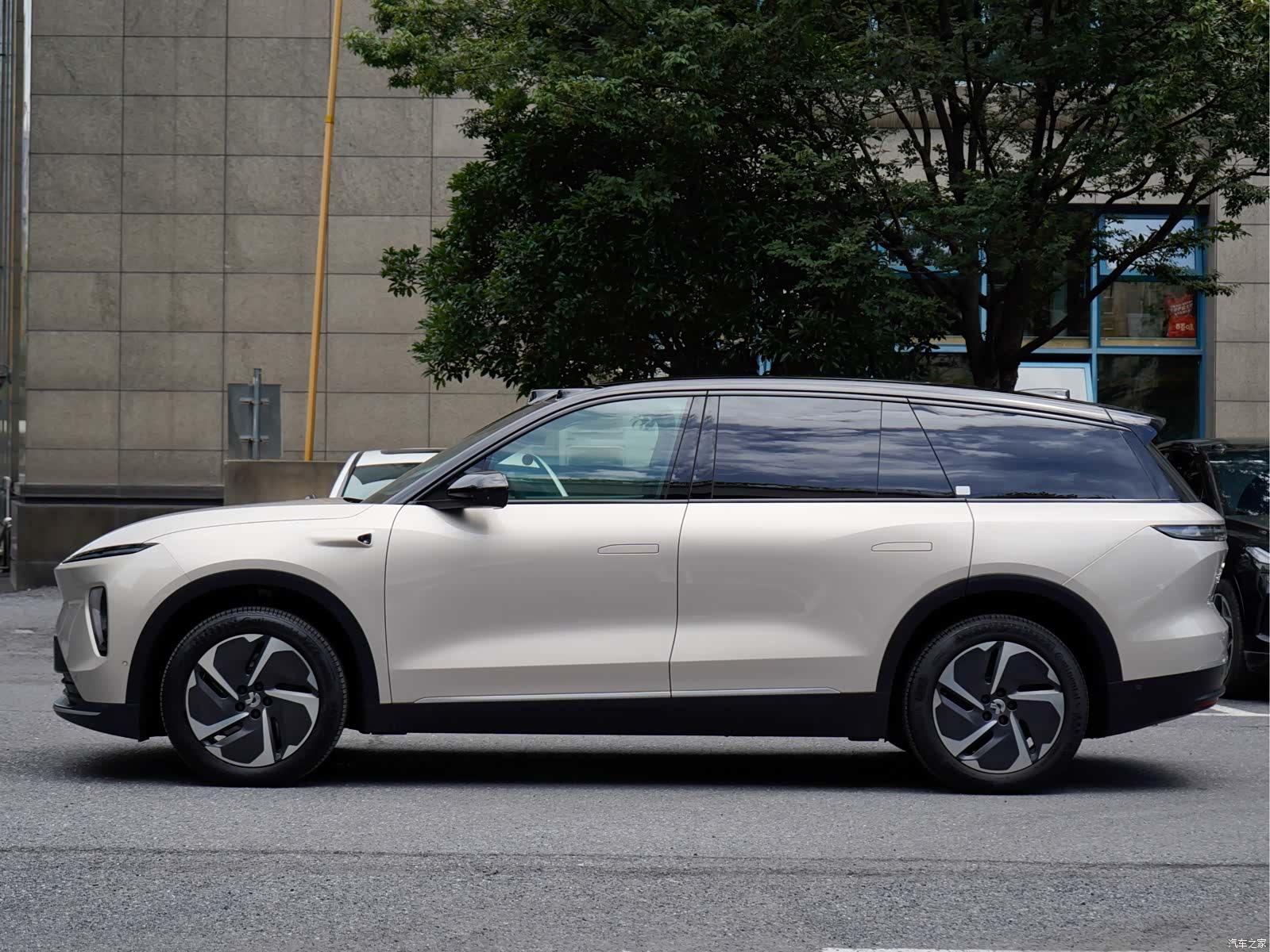 NIO ES8, 2024 3