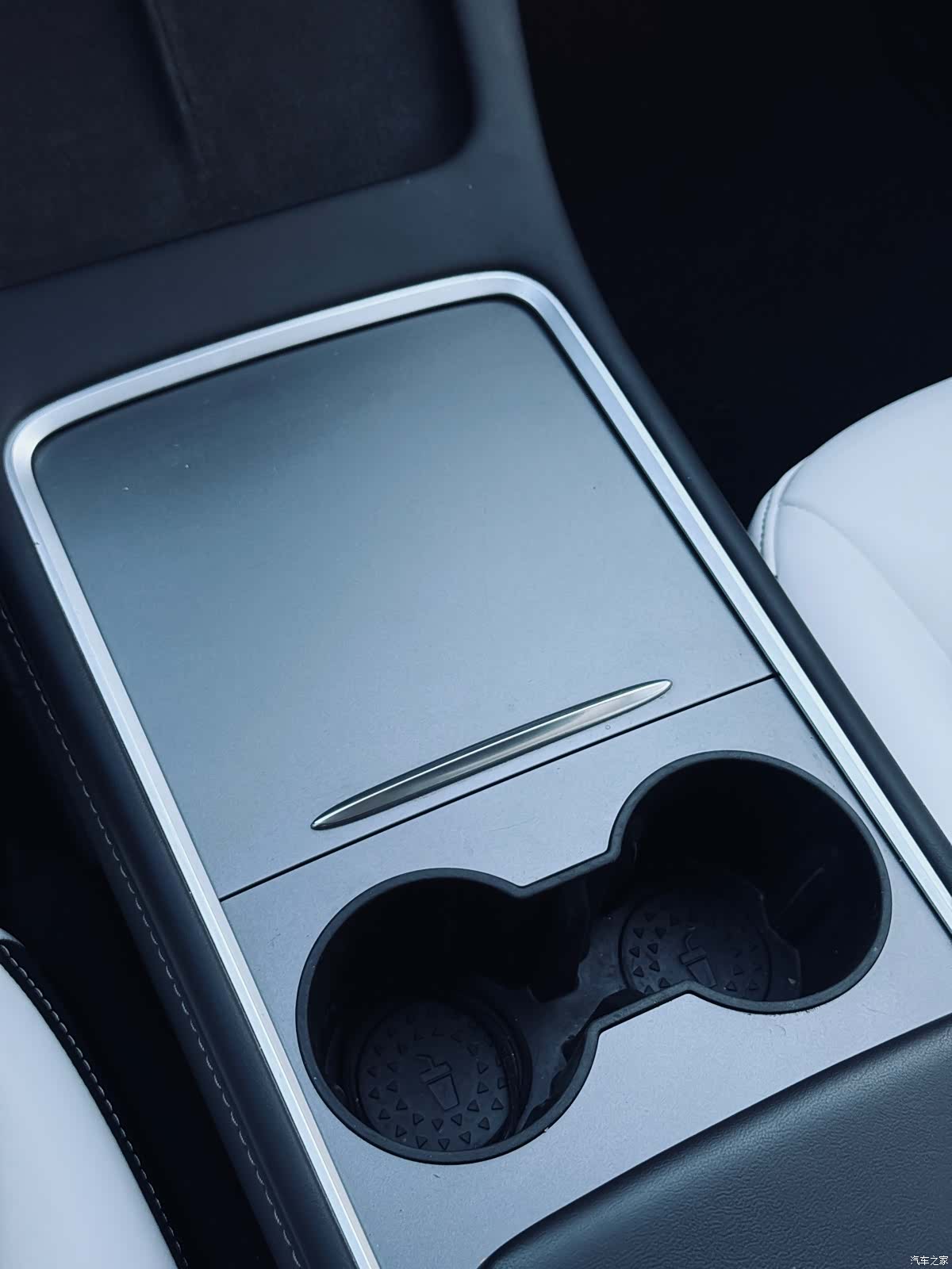 Tesla Model Y, 2022 31