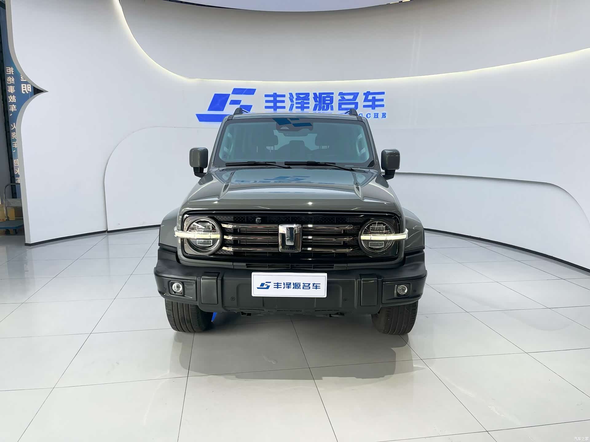 Tank 300, 2022 4