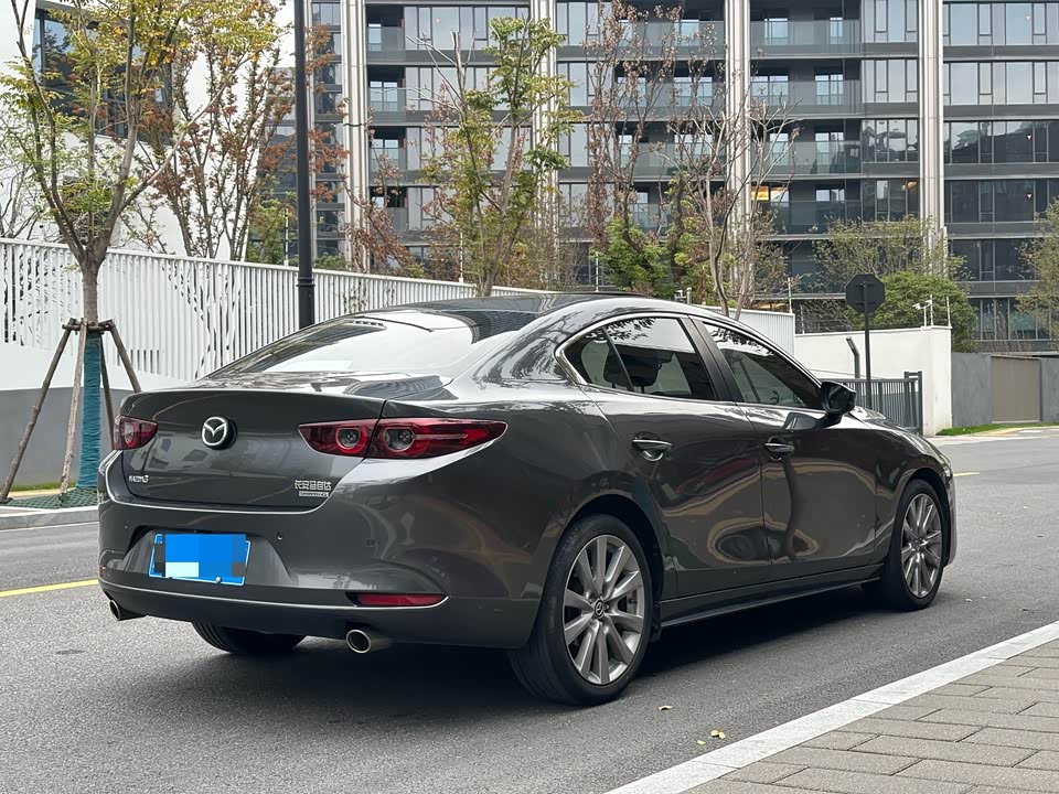 Mazda 3 Angkesaila