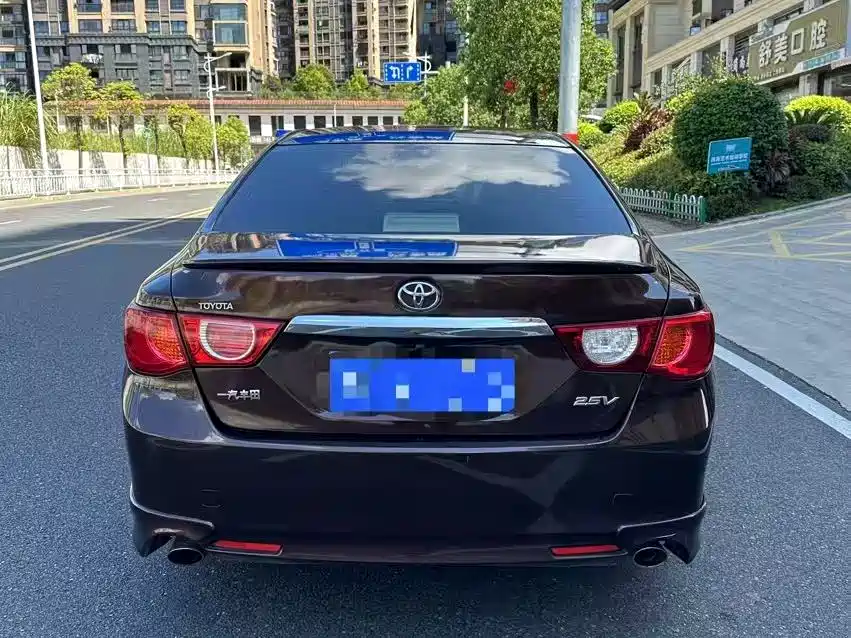 Toyota Reiz