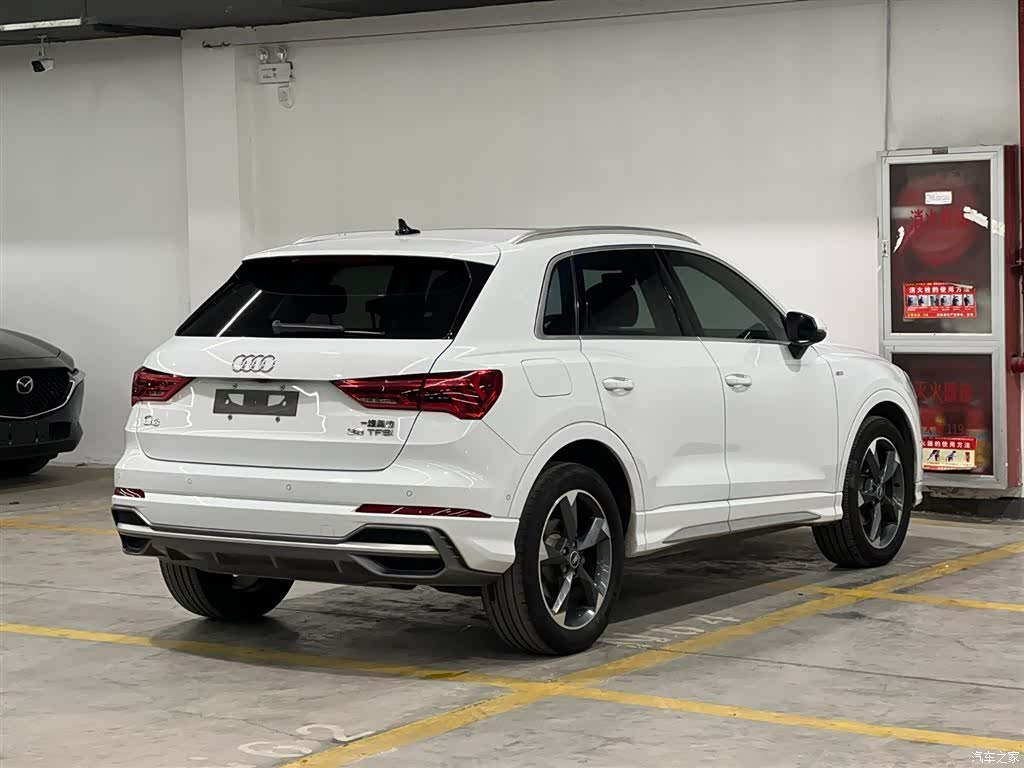 Audi Q3, 2022 все фото