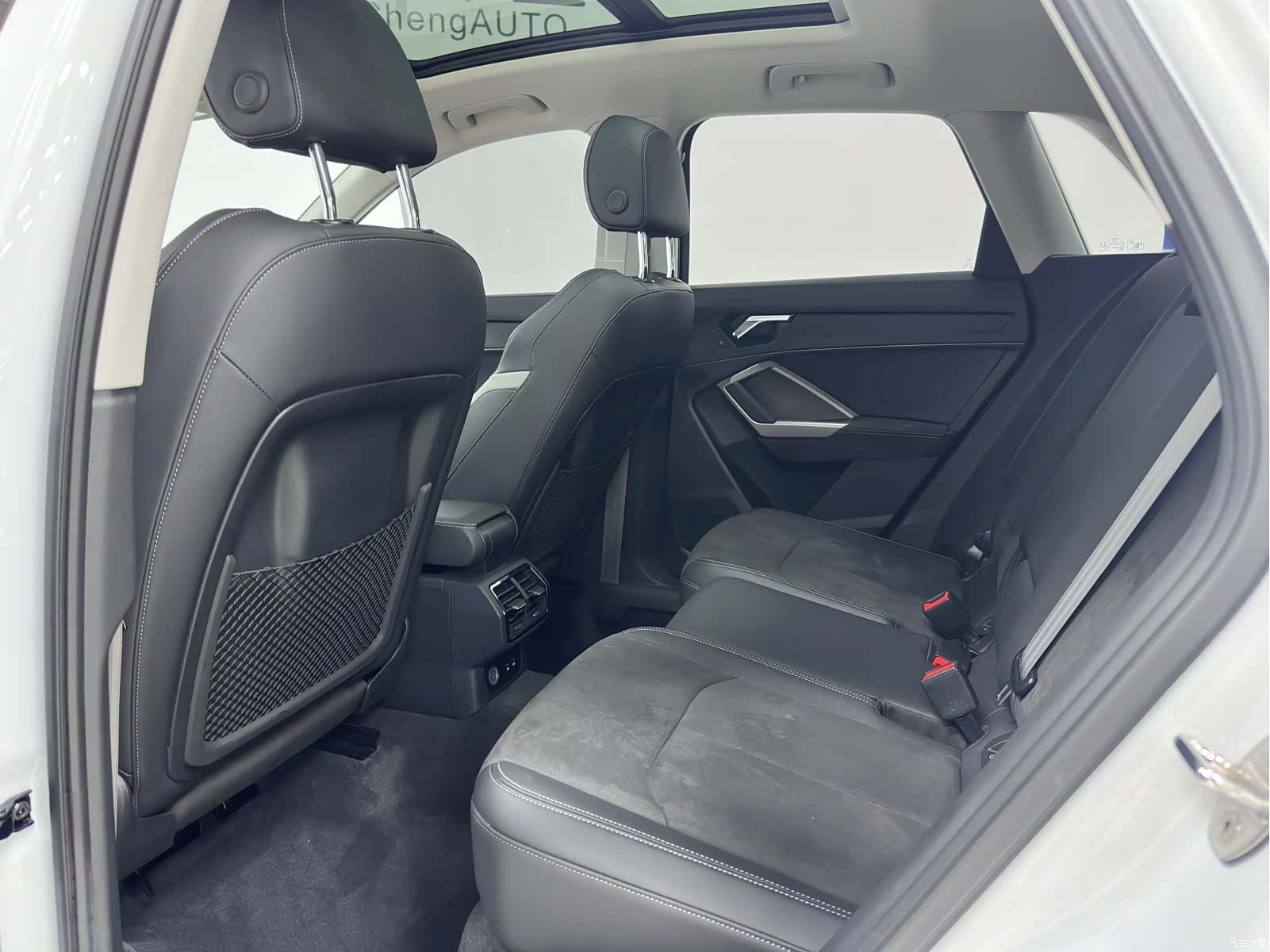 Audi Q3, 2022 13