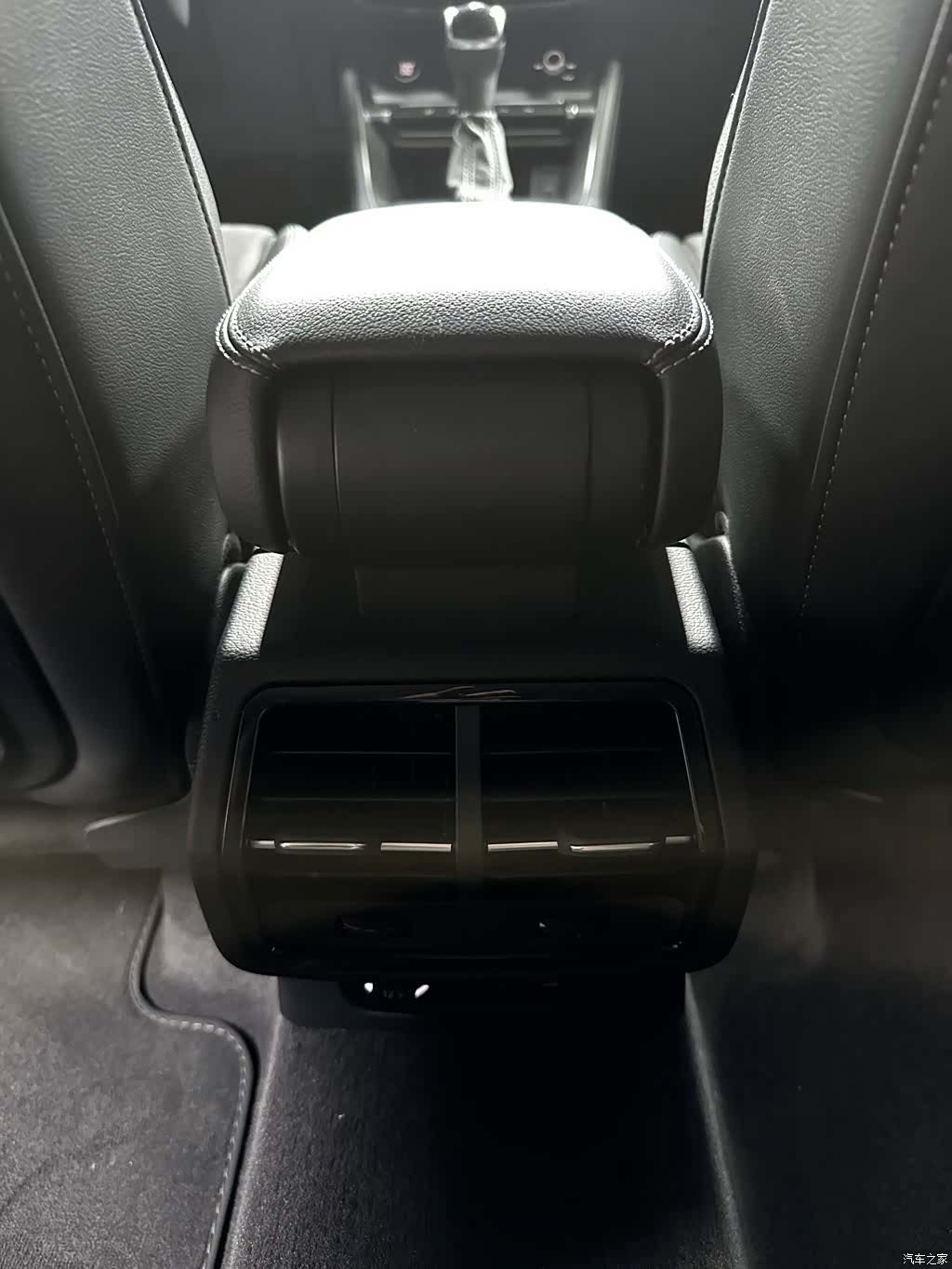 Audi Q3, 2023 10