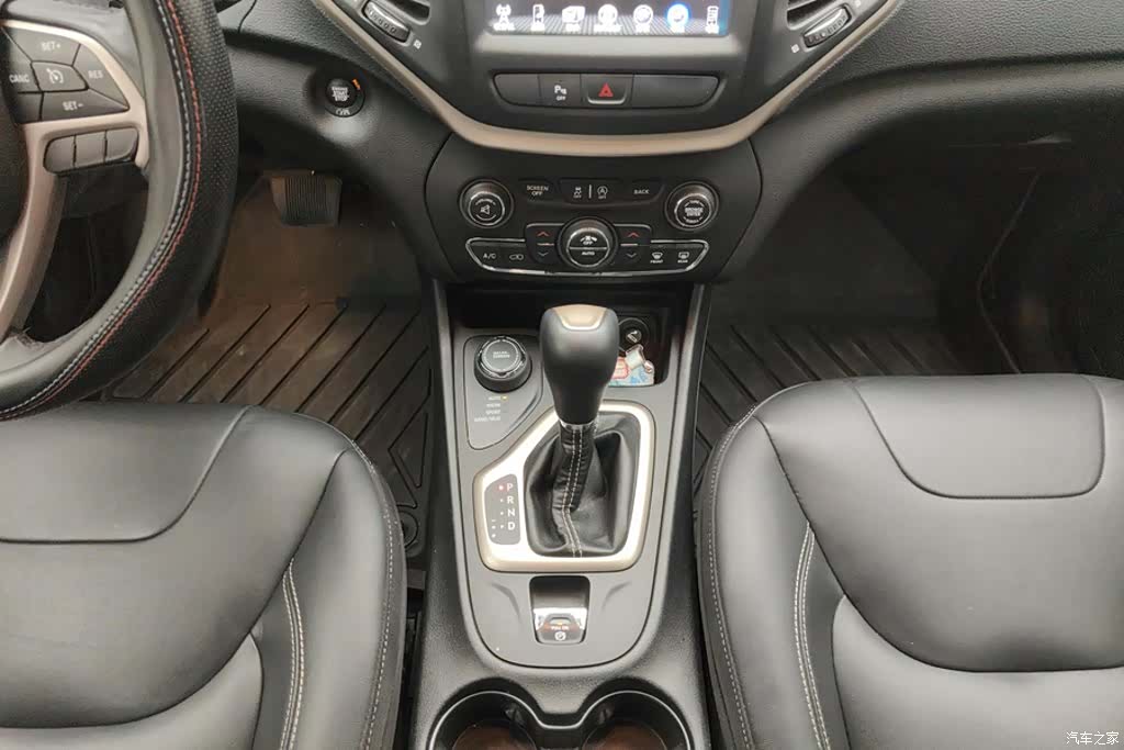 Jeep Cherokee, 2018 16