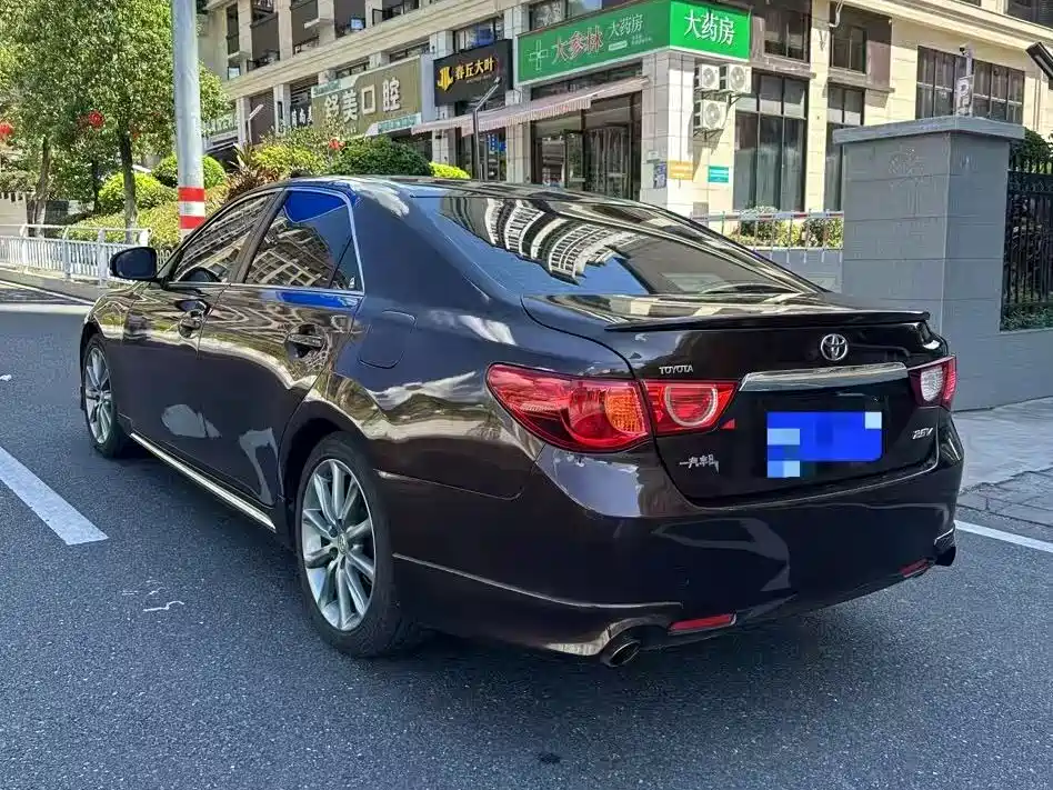 Toyota Reiz