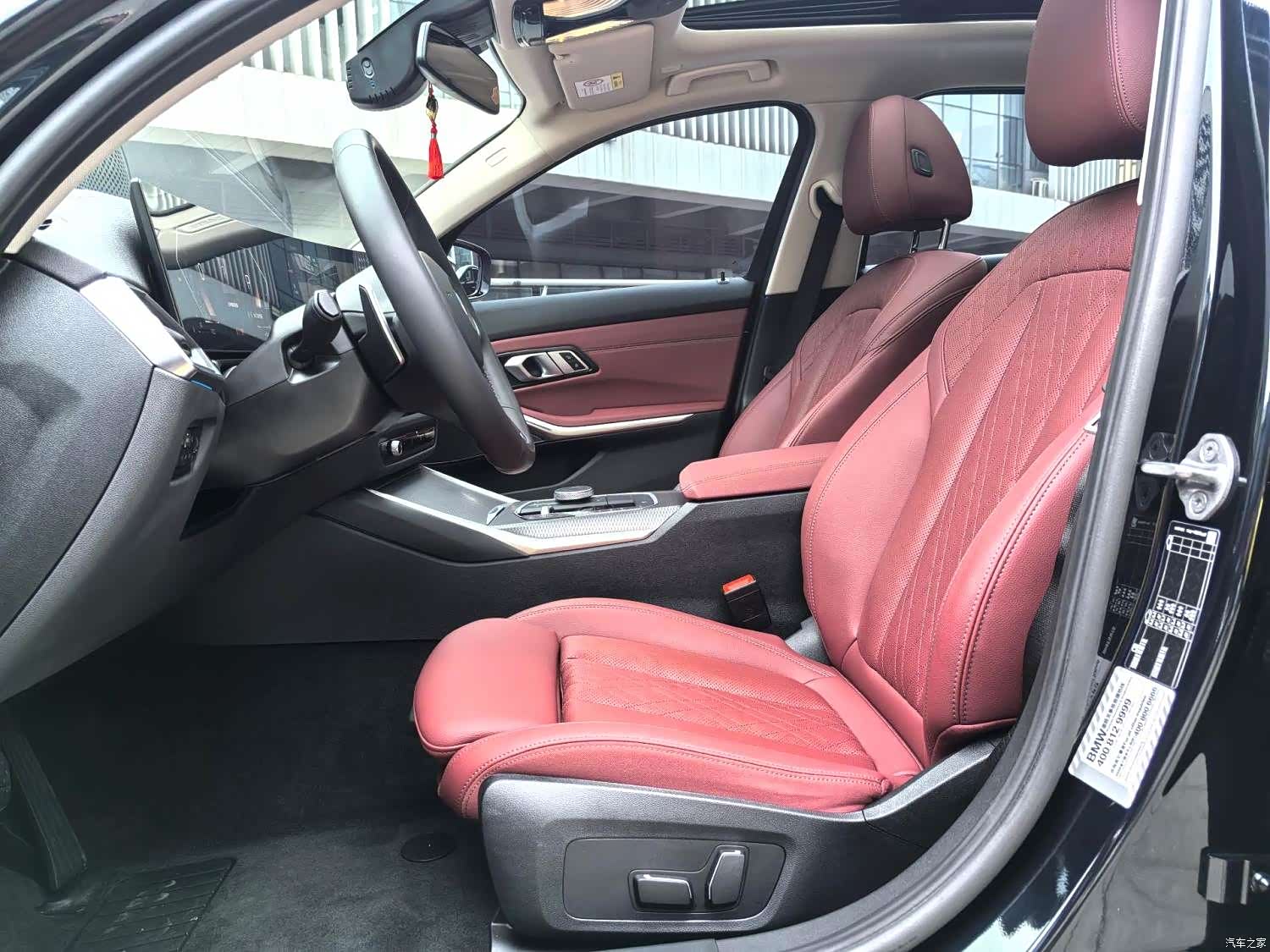 BMW 3 Series, 2024 все фото
