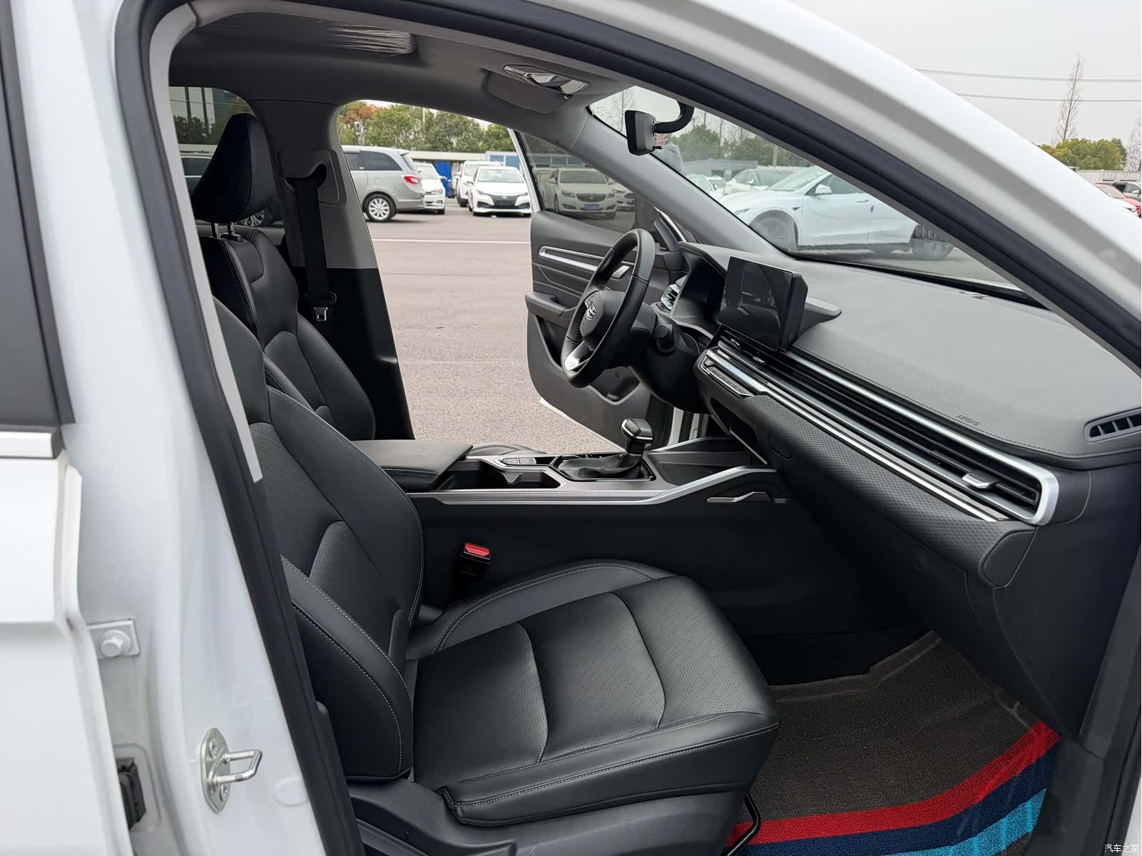 Geely Emgrand, 2021 13
