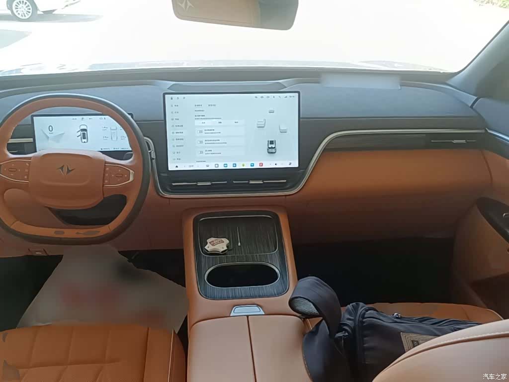 DongFeng eπ008, 2024 10