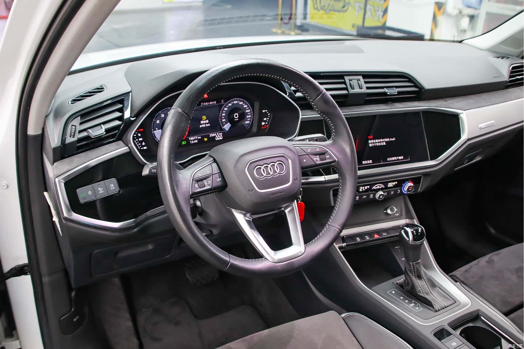 Audi Q3, 2022 все фото