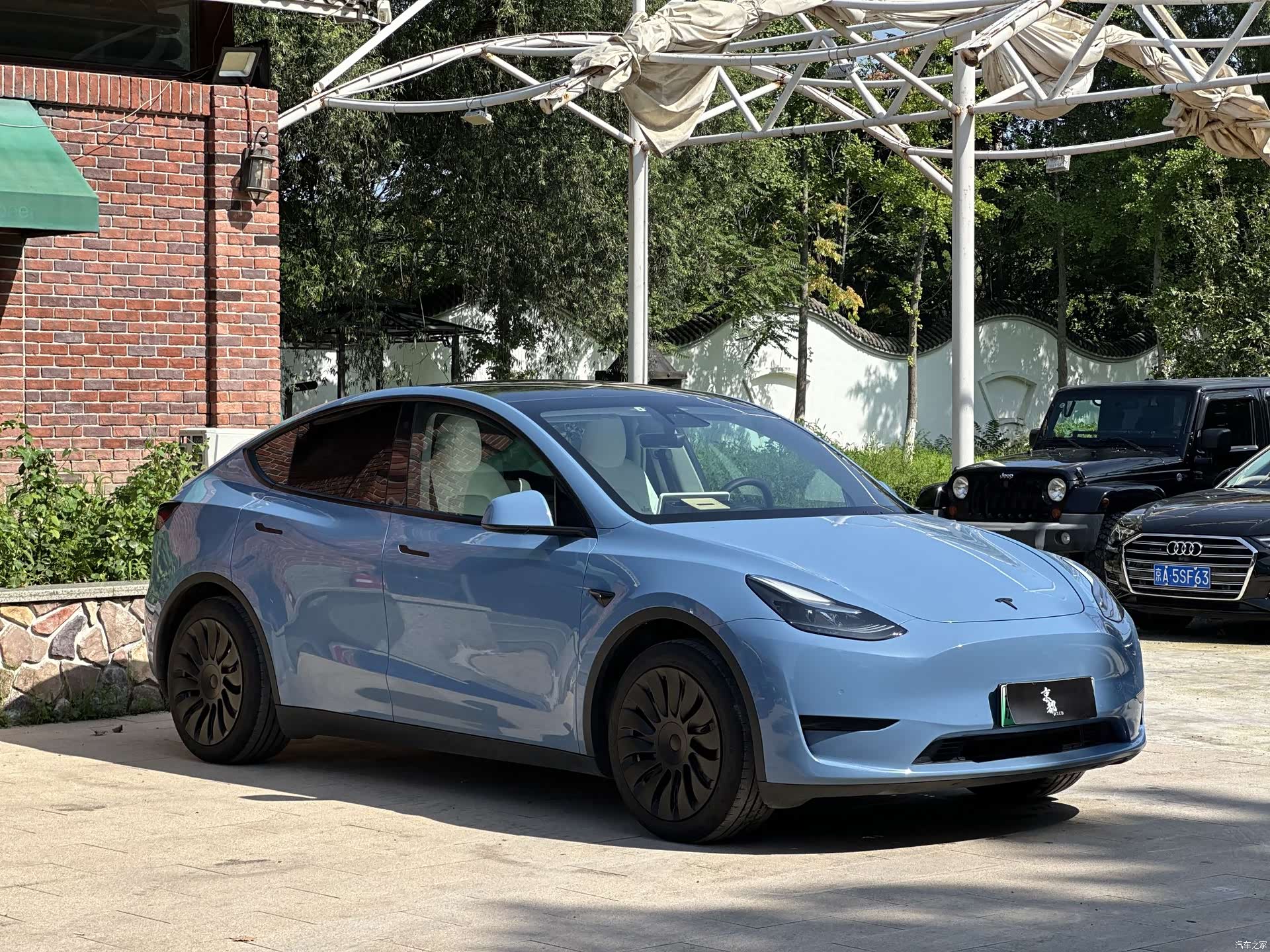 Tesla Model Y, 2023 3