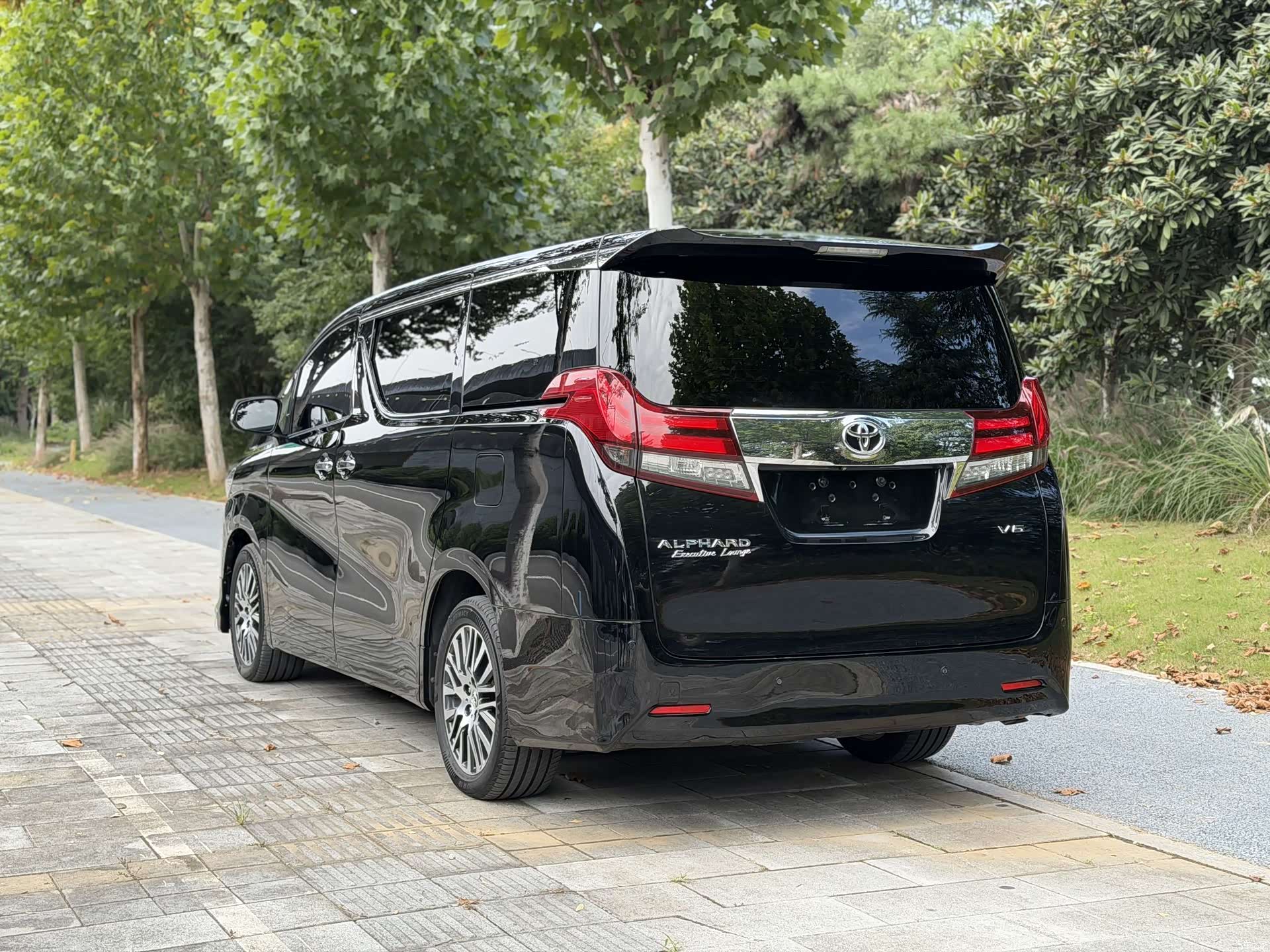 Toyota Alphard, 2018 9
