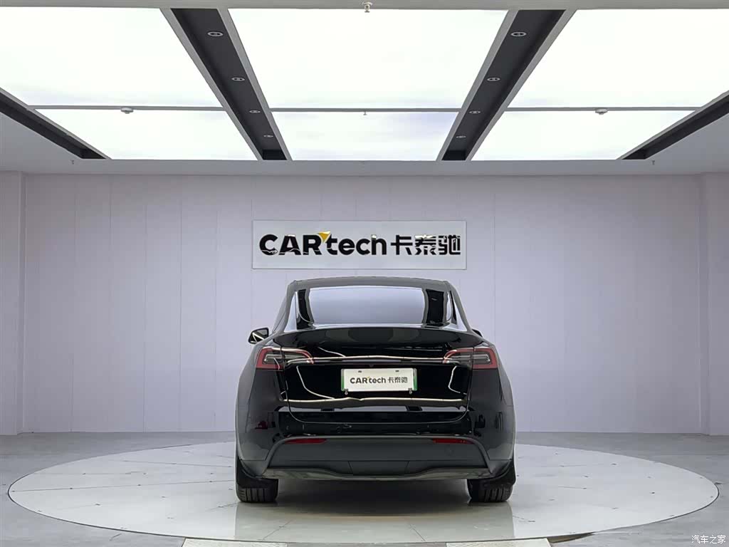 Tesla Model Y, 2022 4