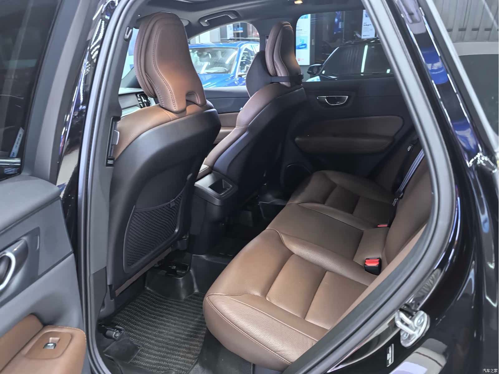 Volvo XC60, 2025 9