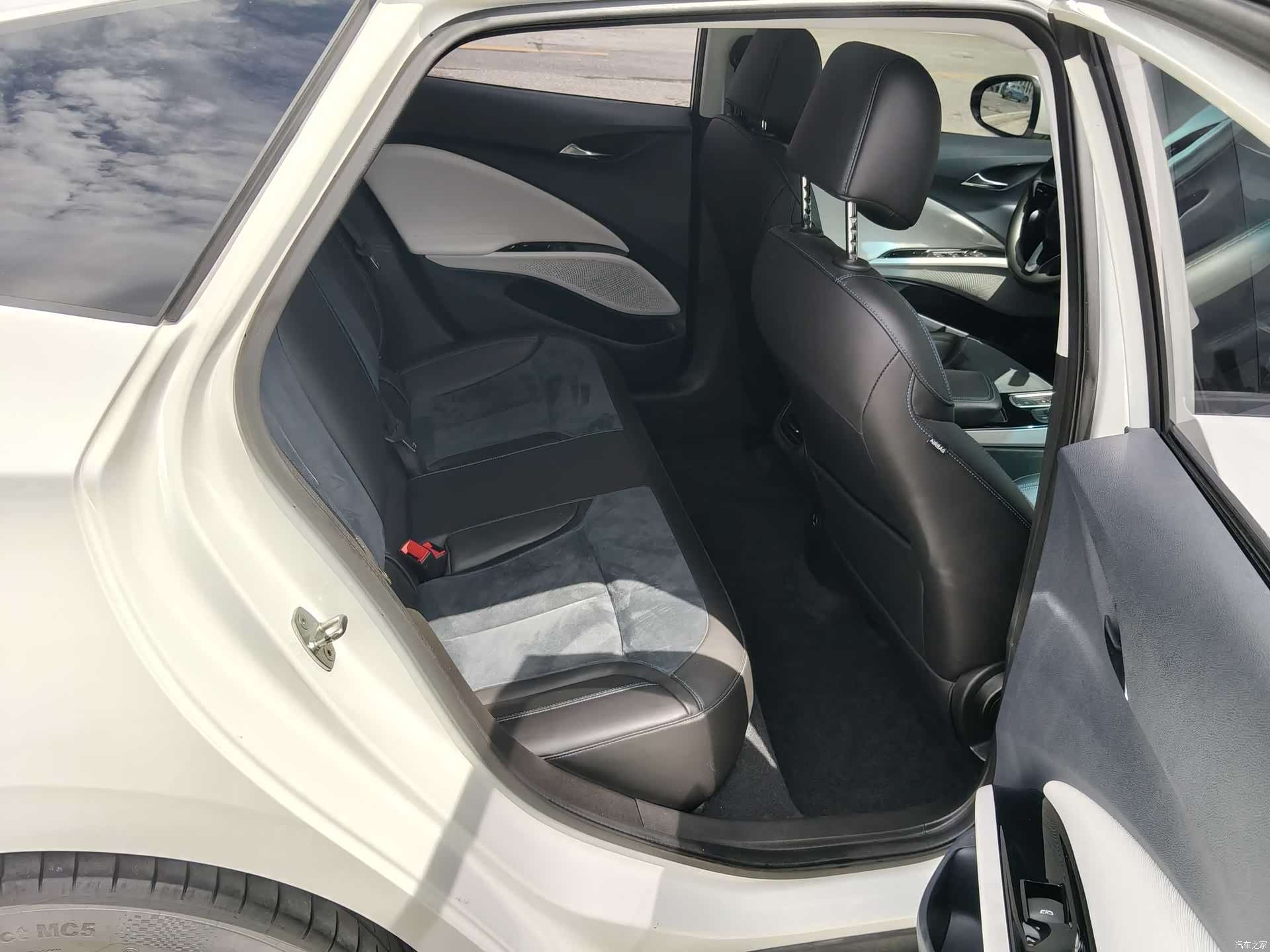 Buick Velite, 2020 10