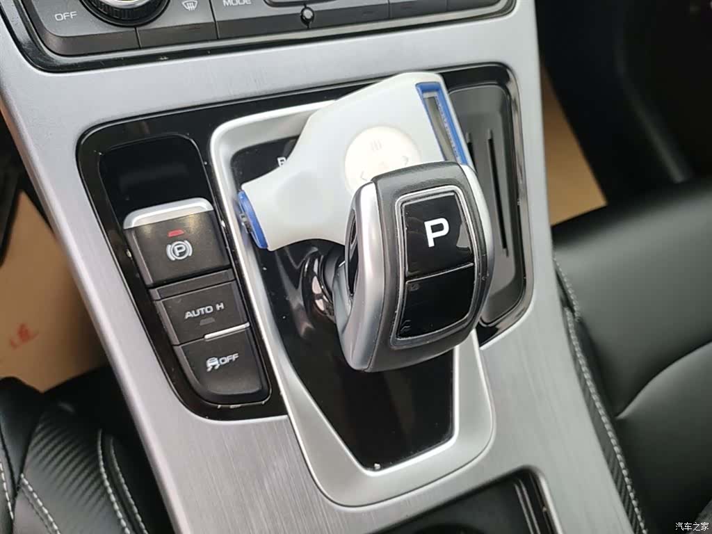 Geely Boyue, 2022 14