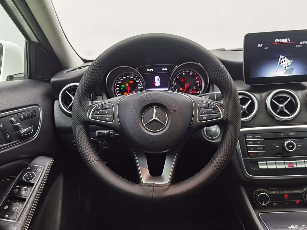 Mercedes-Benz GLA, 2017 11