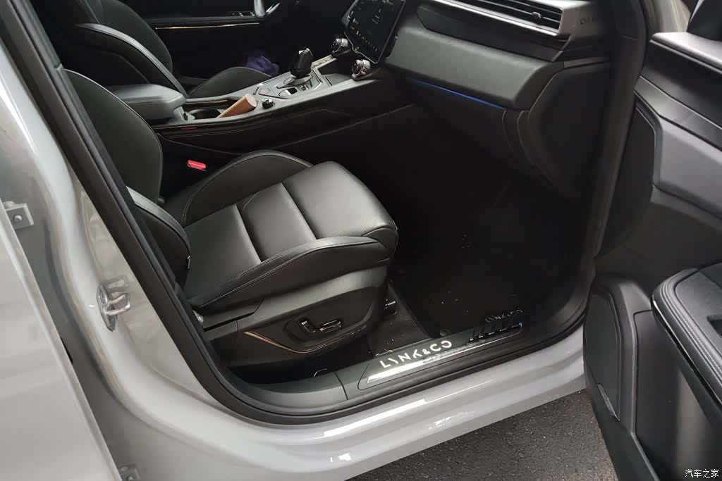 Lynk & Co 01, 2022 8