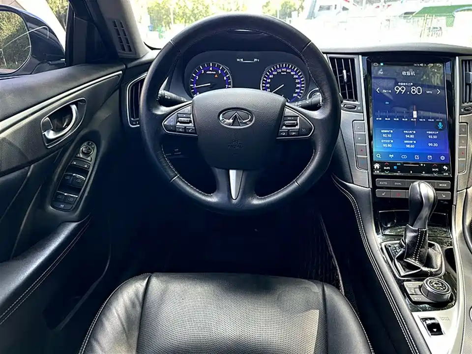 Infiniti Q50L