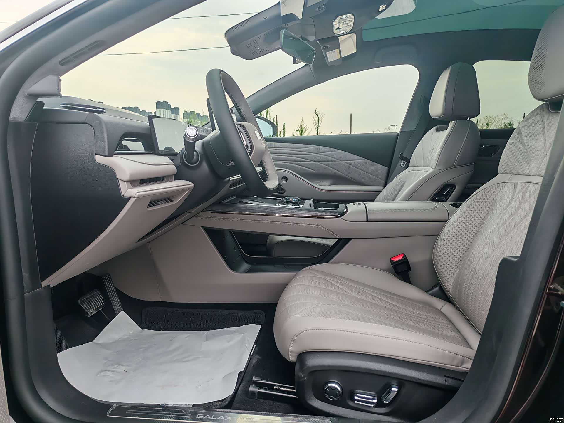 Geely 8, 2026 4