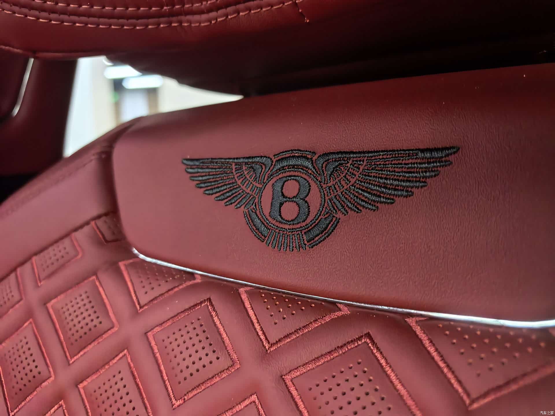Bentley Flying Spur, 2023 28