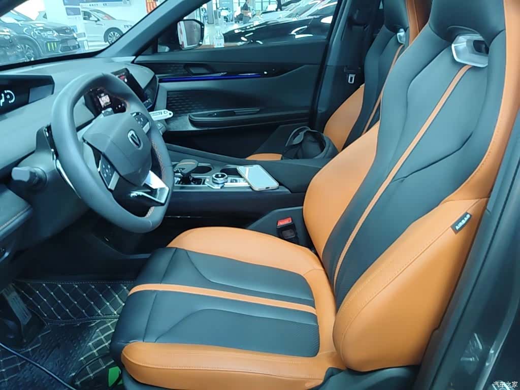 Changan UNI-V, 2025 15
