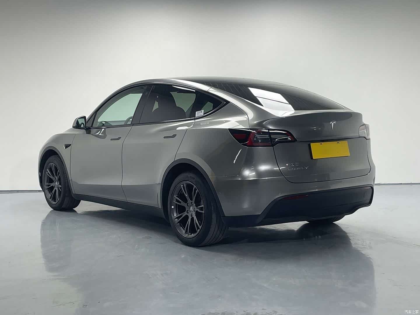 Tesla Model Y, 2024 все фото