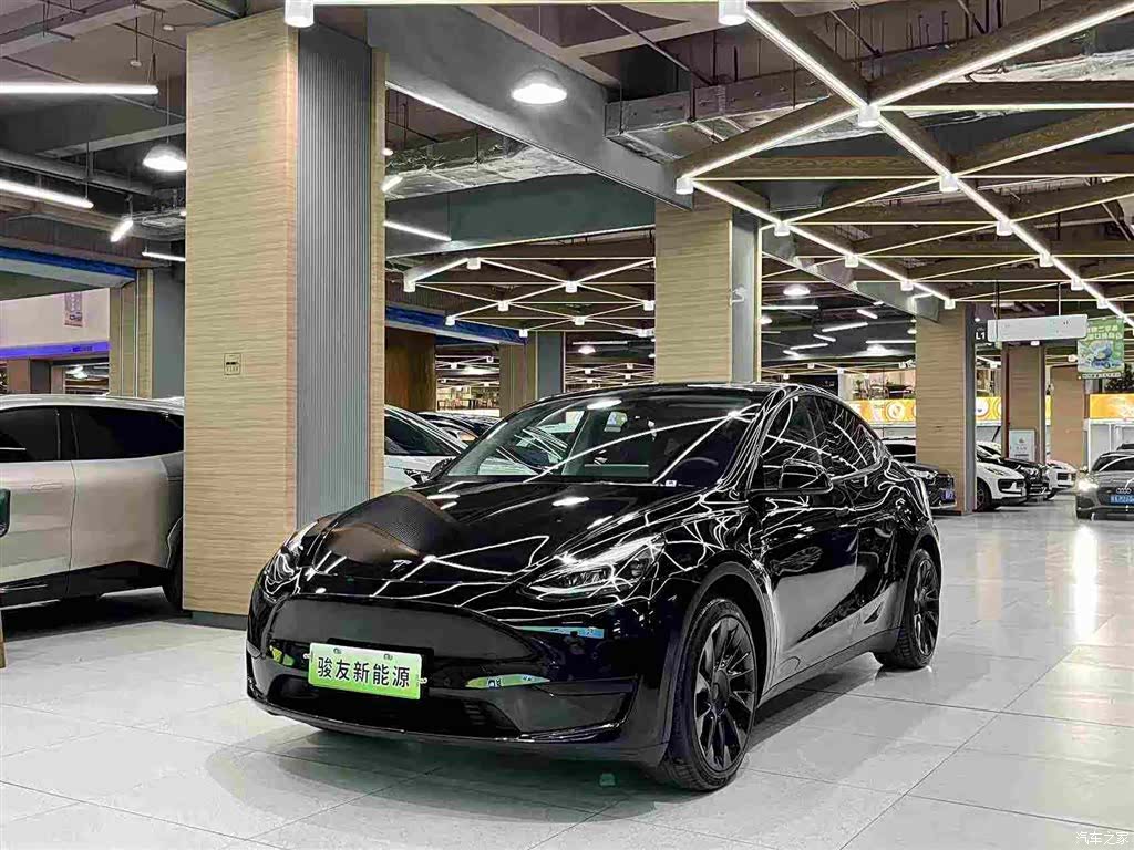 Tesla Model Y, 2022 1