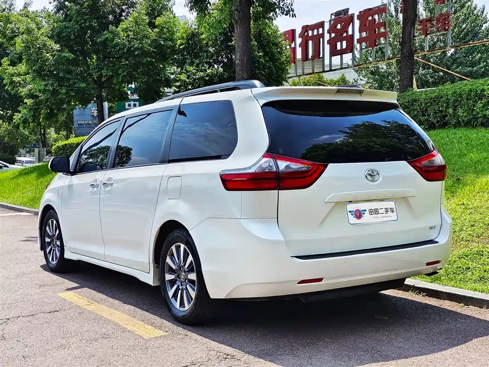 Toyota SIENNA