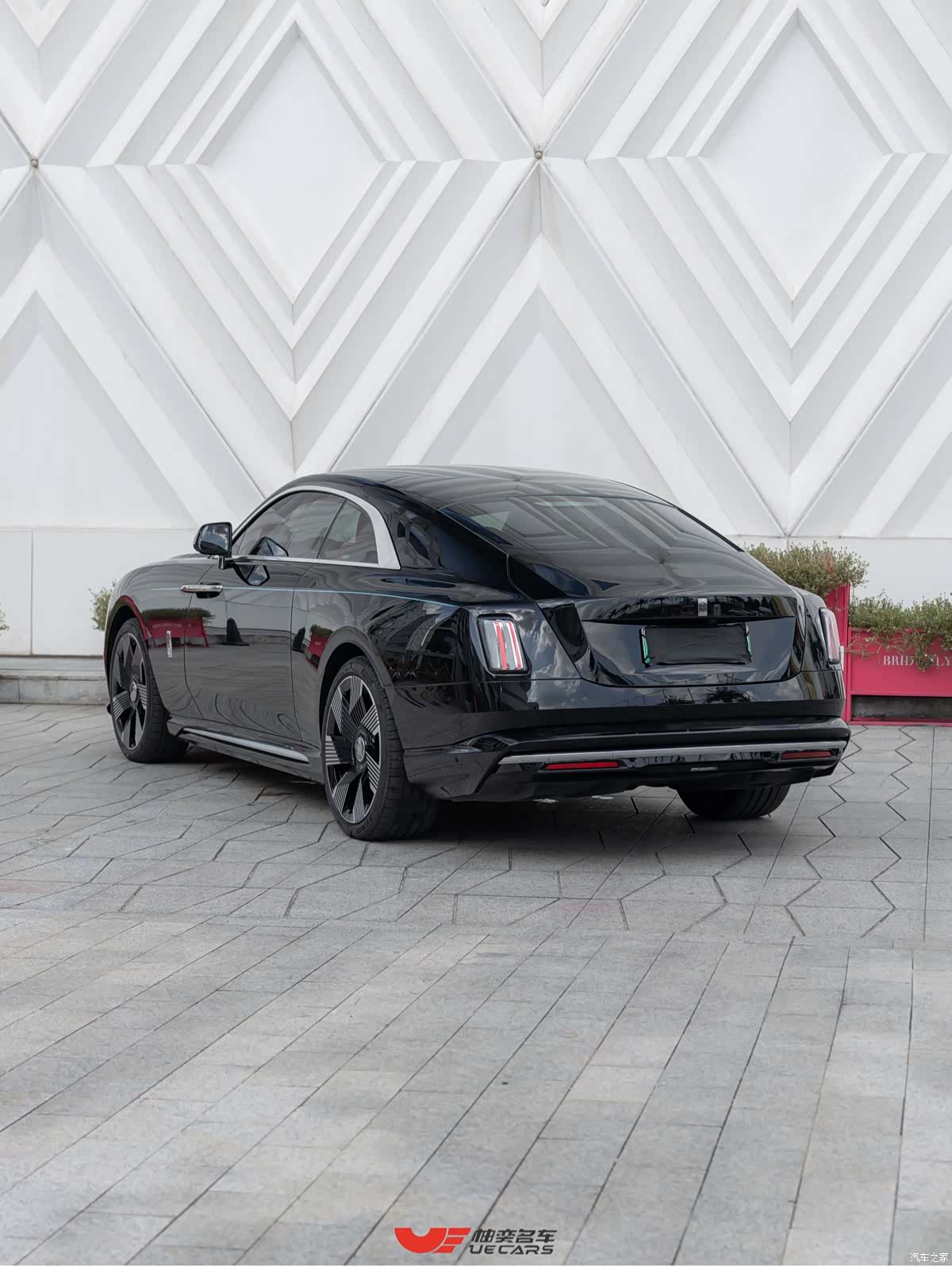 Rolls-Royce Spectre, 2024 6