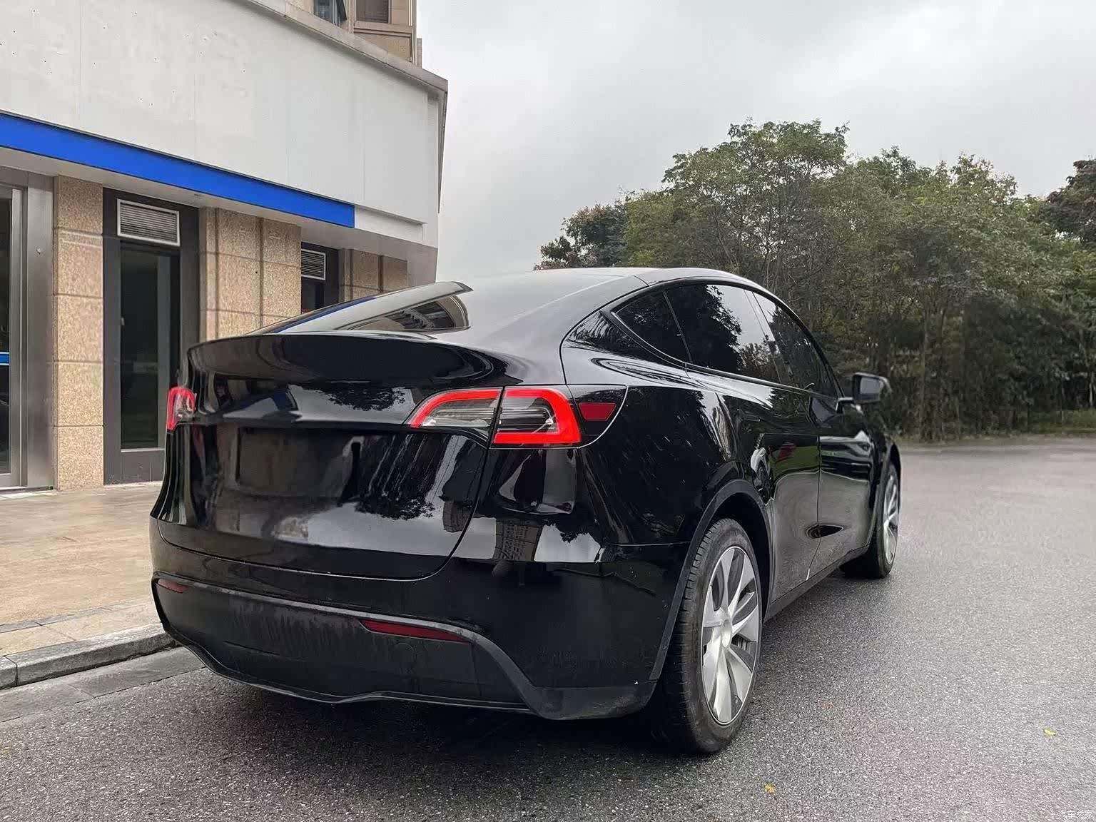 Tesla Model Y, 2023 6