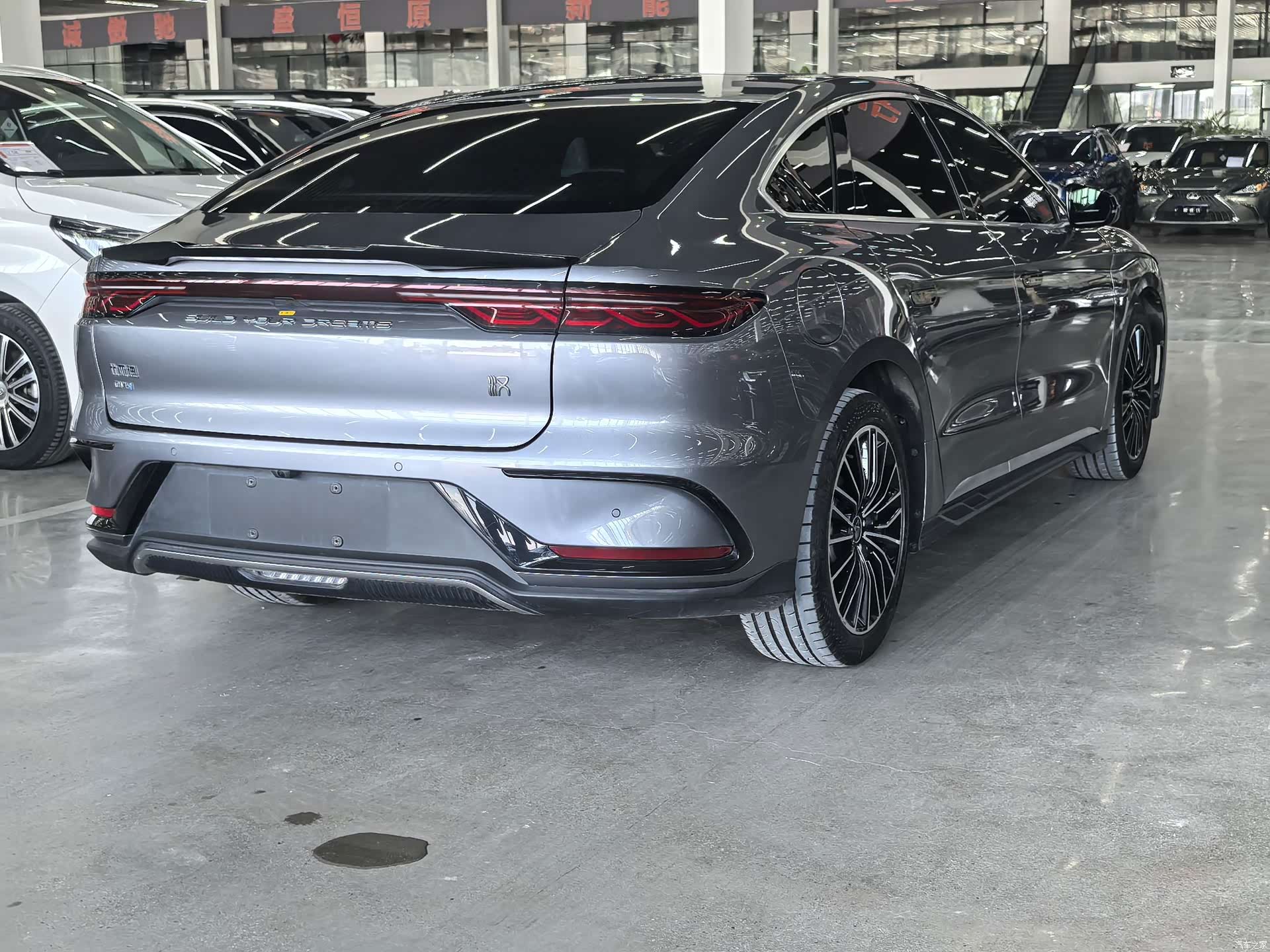 BYD Han, 2022 8