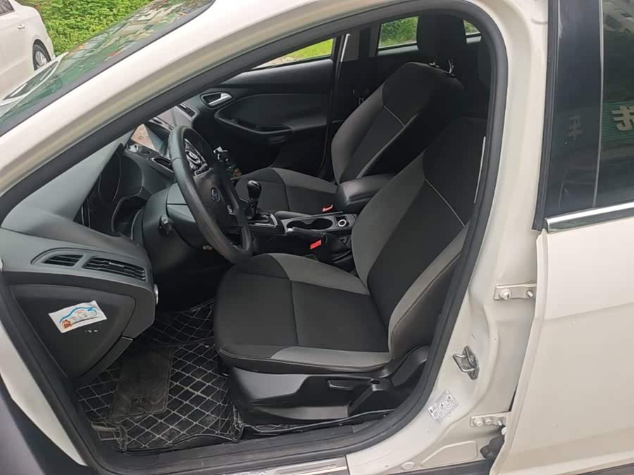 Ford Focus 2014, фото 15