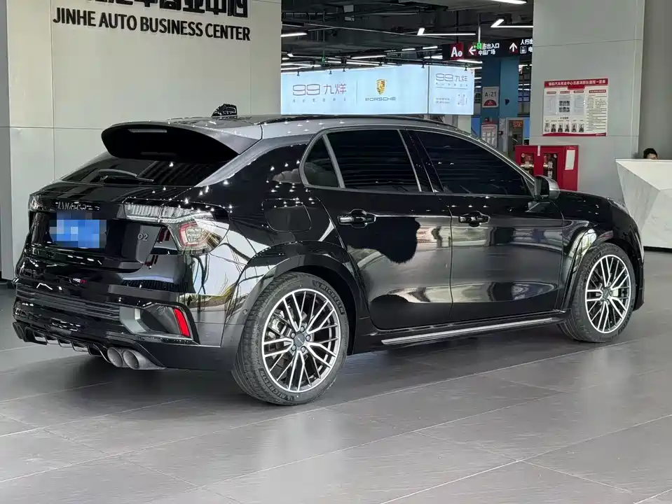 Lynk & Co 02 Hatchback