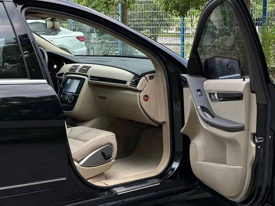 Mercedes-Benz R-class