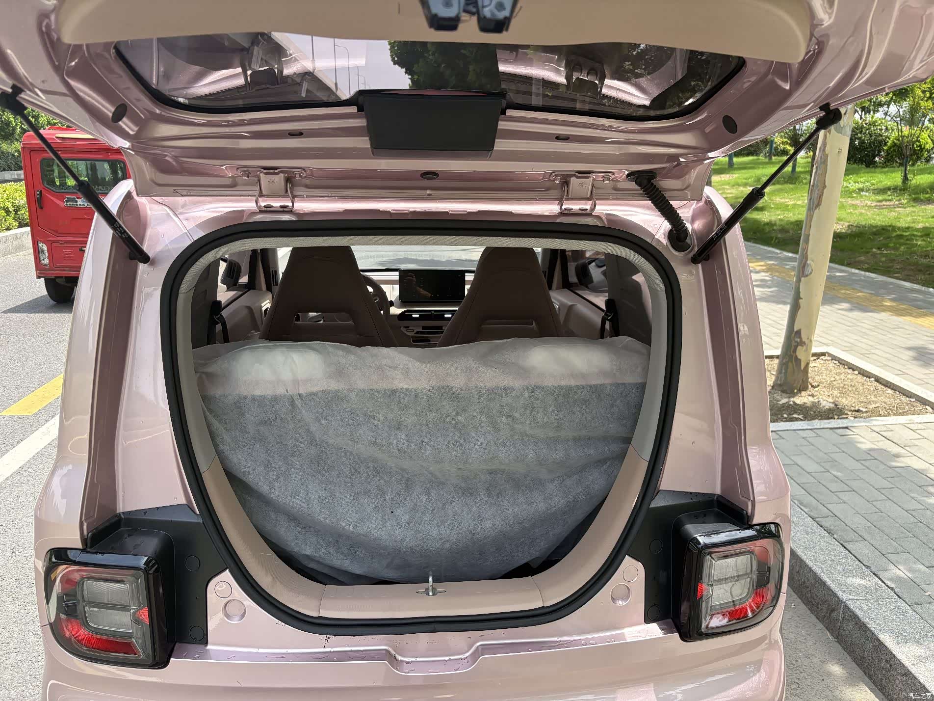 Geely Panda, 2023 12