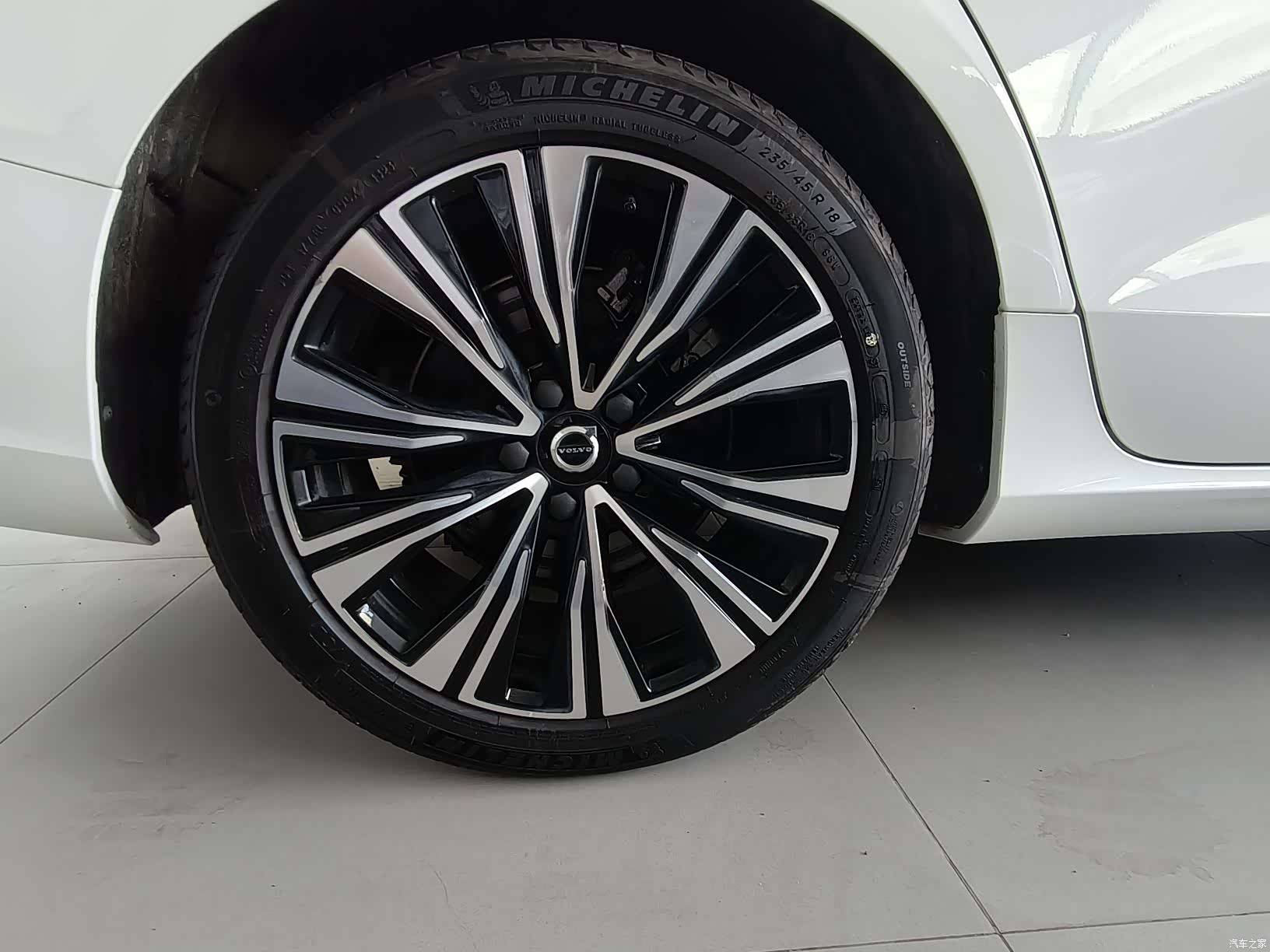 Volvo S60, 2024 все фото