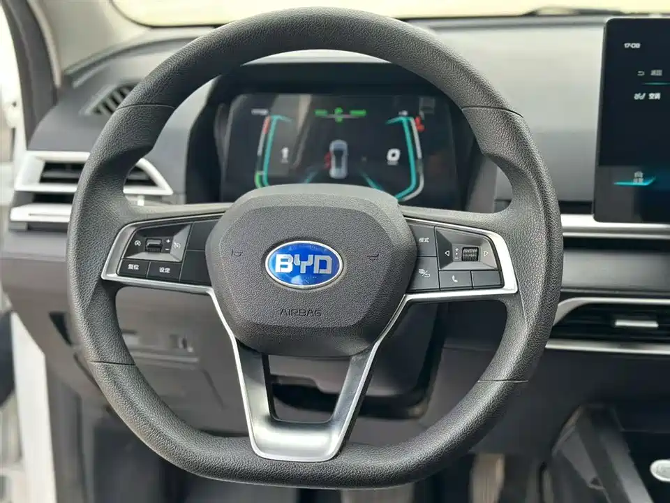 BYD e2