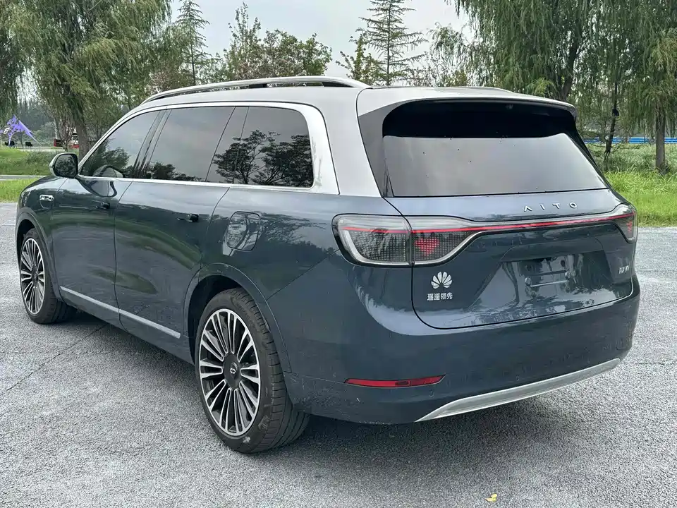 AITO Ask the world M9