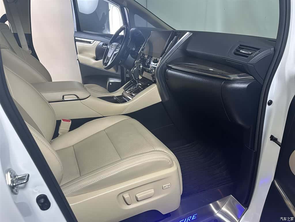 Toyota Vellfire, 2023 15