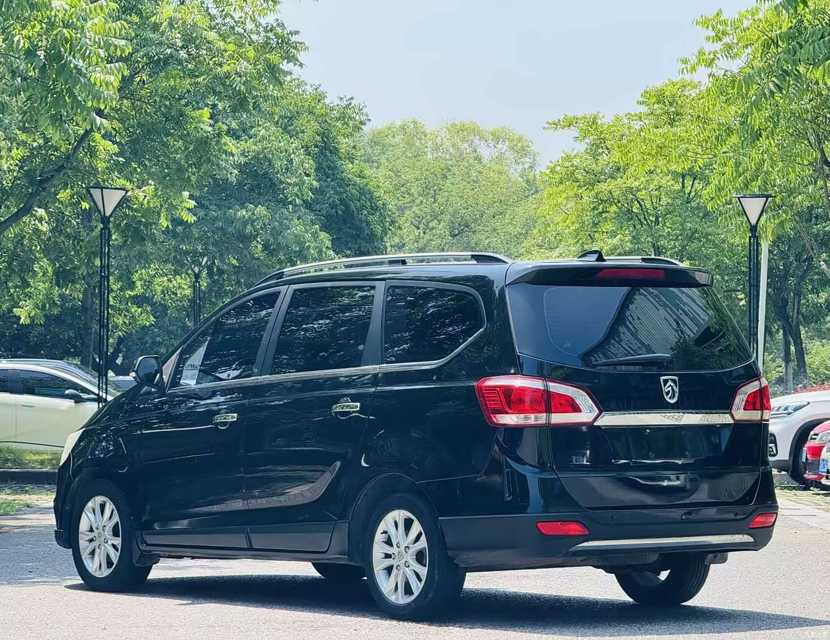 Wuling 730, 2015 все фото