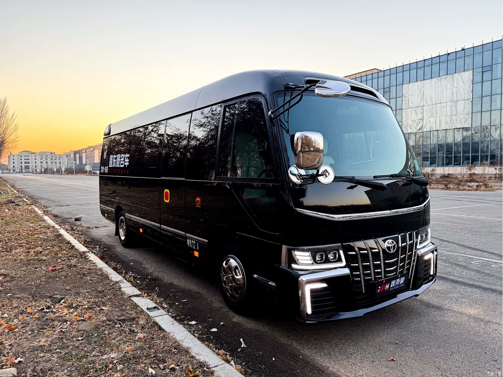 Toyota Coaster, 2022 27